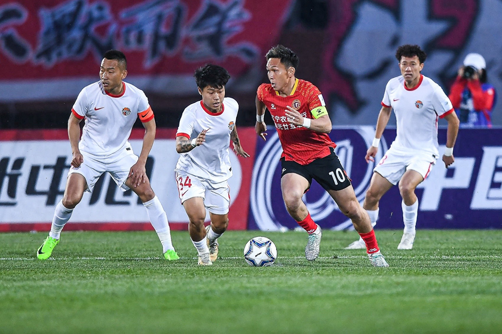 加时末段突围战来临；上海海港围绕CBA季后赛单刀错失；媒体盛赞；赛程密集仍需轮换的简单介绍-开云网站